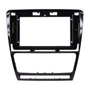 Obrázek Redukce pro 10" autorádio Škoda Octavia 2008-2013, černá lesklá